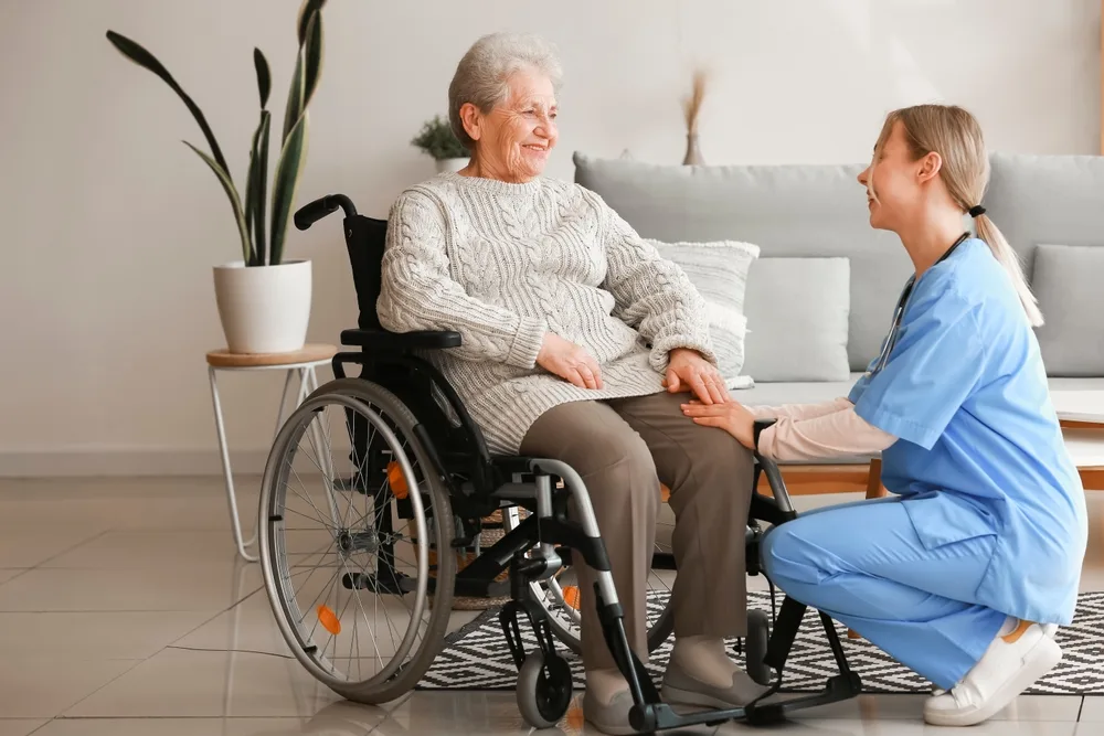 Collaboration Between Paid Caregivers, Family Essential in Long-Term Care